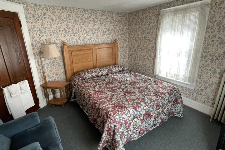 Room 42 of 61