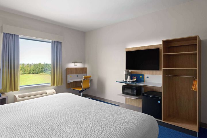Room 17 of 41