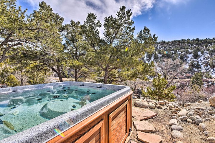 Riverfront Retreat w / Hot Tub: Fish & Hike!