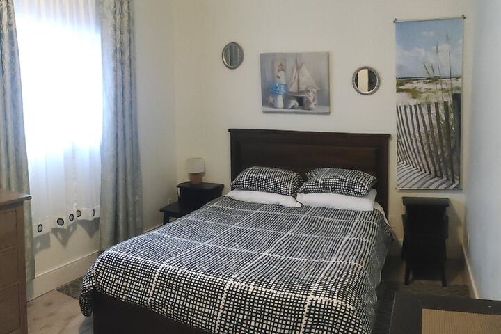 Black Rooster Guesthouse