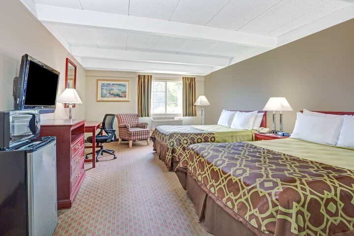 Room 11 of 17