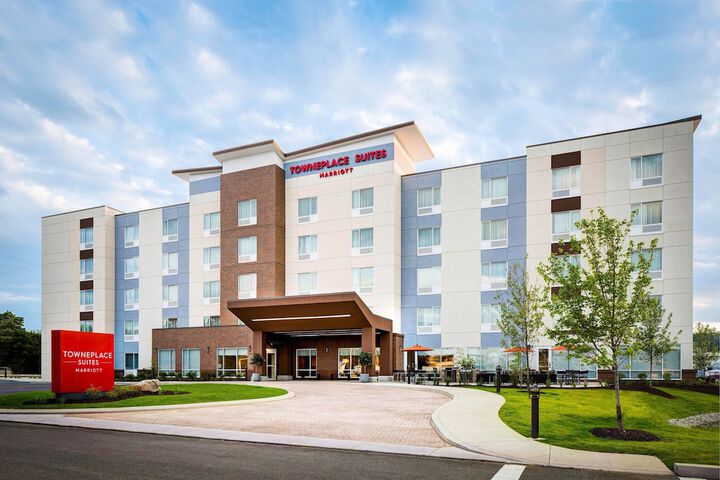 Hotel 2 of 65