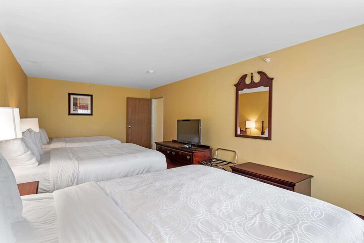 Room 11 of 19