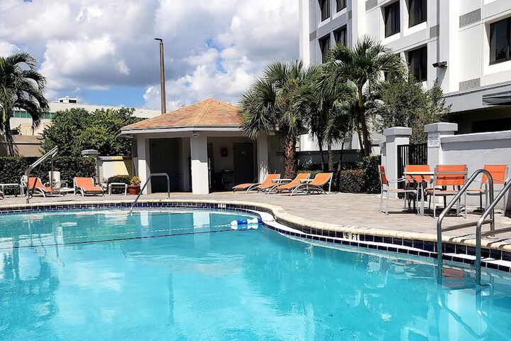 Holiday Inn Express & Suites Miami - Hialeah by IHG