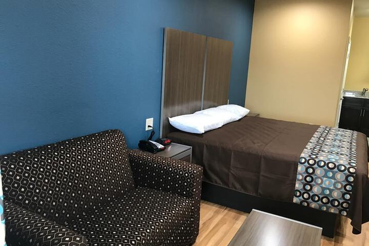 Room 18 of 42