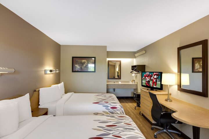 Room 4 of 28