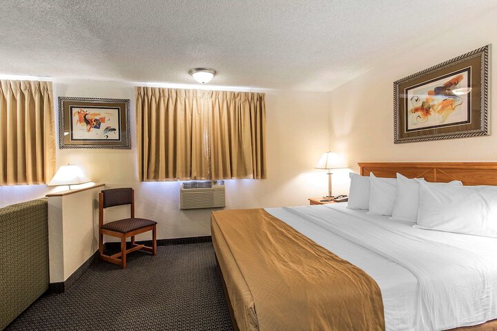 Room 17 of 48