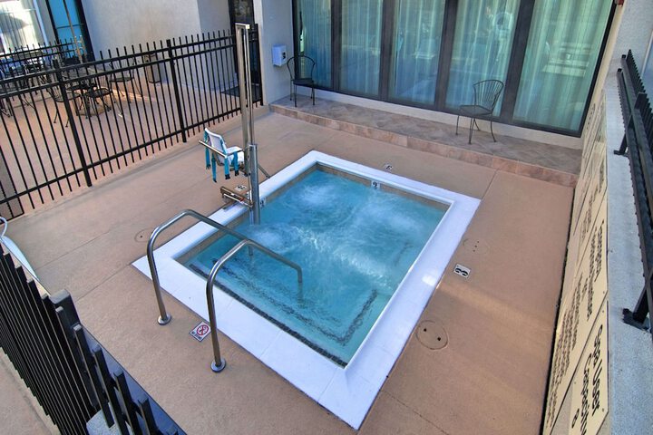 Pool 4 of 53