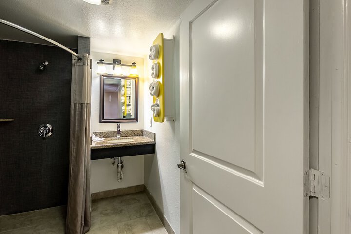 Motel 6 Elizabeth NJ - Newark Liberty Intl Airport