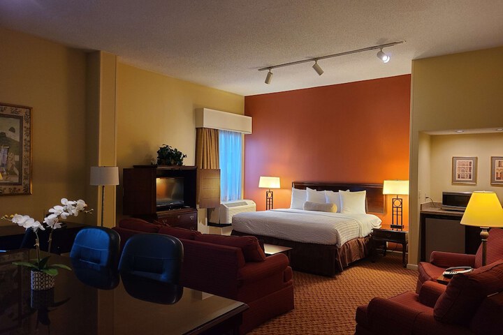 Room 8 of 15