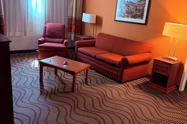 Mountain Valley Inn & Suites