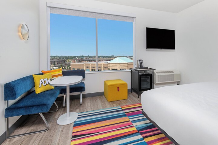 Room 16 of 27