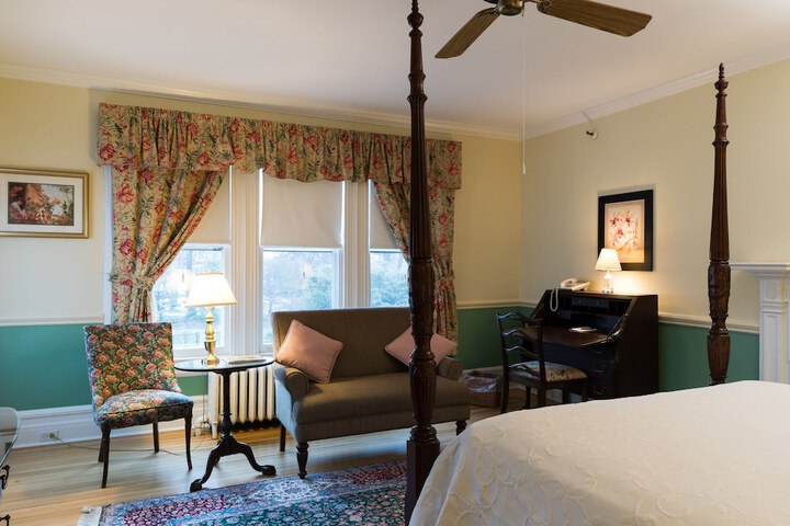 Room 119 of 239