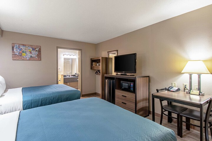 Room 17 of 27