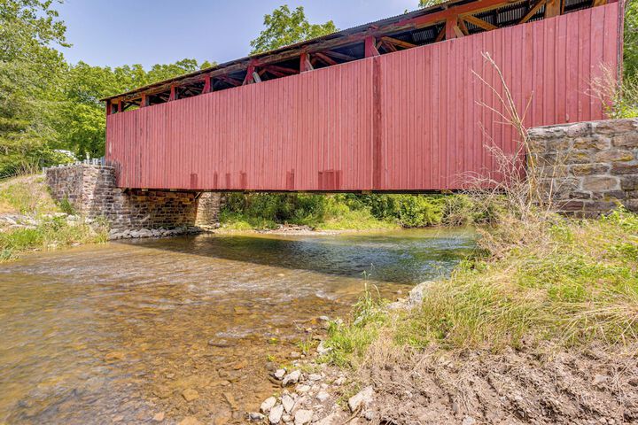 Honey Bee Farm On-site: Susquehanna Valley Apt!