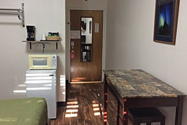 Room 11 of 31