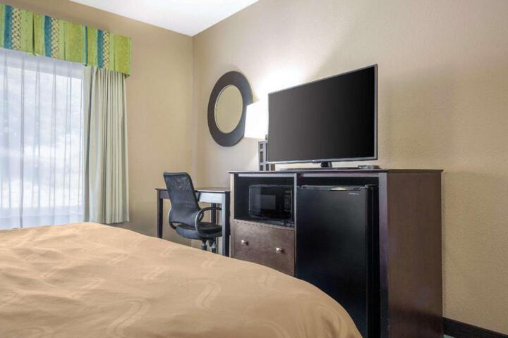Quality Inn & Suites Arnold