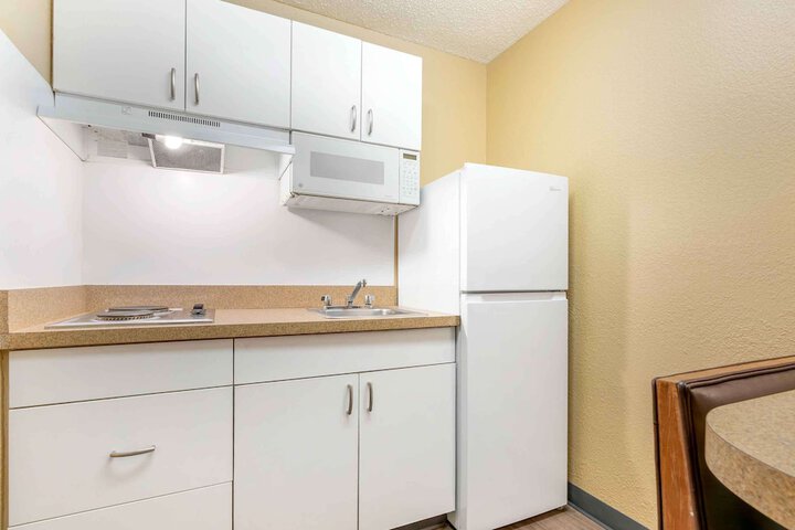 Room 32 of 48