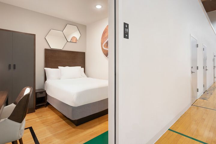 Room 15 of 44