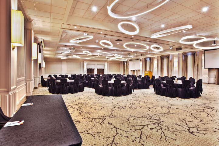 Crowne Plaza Kitchener-Waterloo by IHG