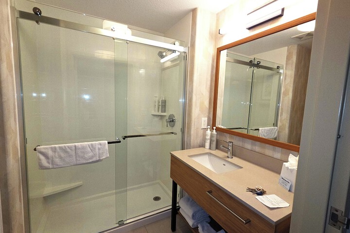 Hampton Inn & Suites Ontario