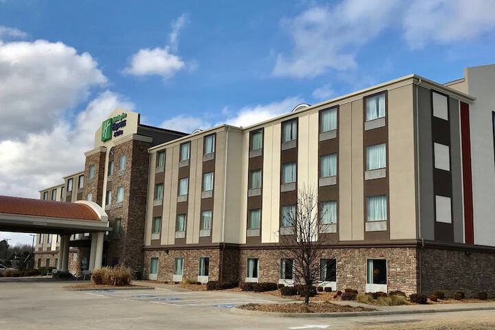 Holiday Inn Express Inn & Suites Searcy by IHG