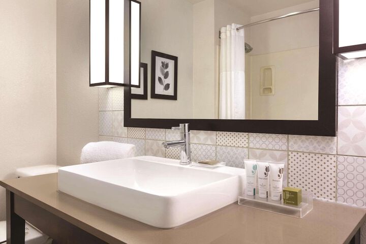 Country Inn & Suites by Radisson Fresno North, CA