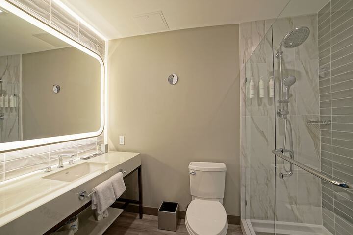 Room 42 of 76