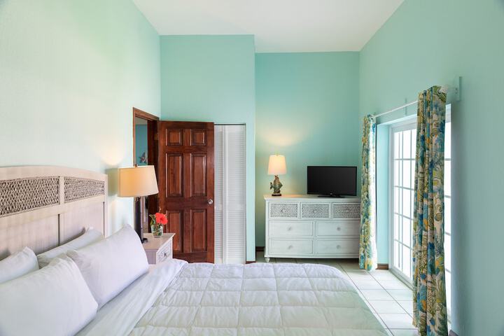 Room 33 of 66