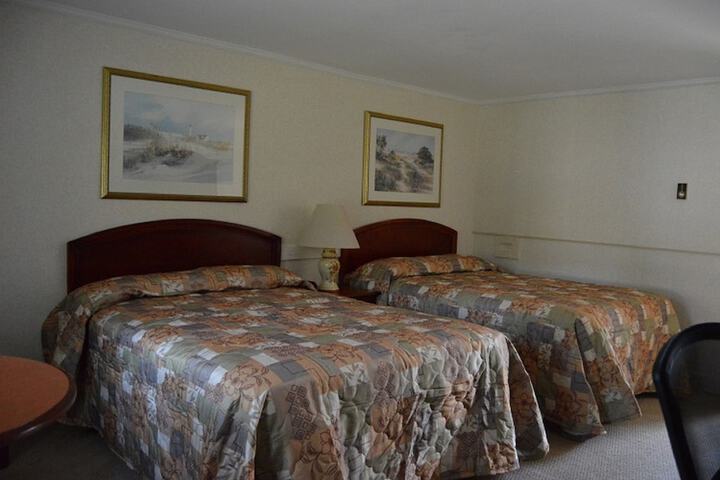 Kennebunk Gallery Motel & Cottages