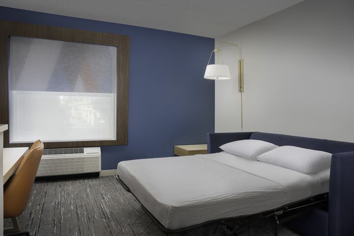 Holiday Inn Express & Suites Pittsburgh North Shore by IHG