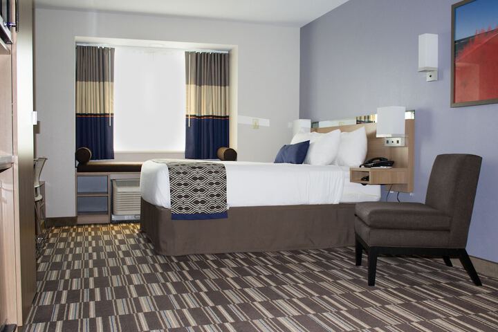 Room 33 of 69