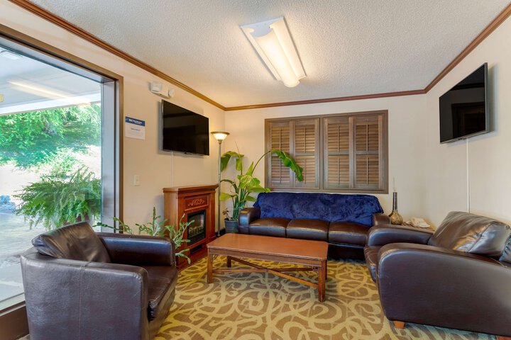Hotel Interior 10 of 31