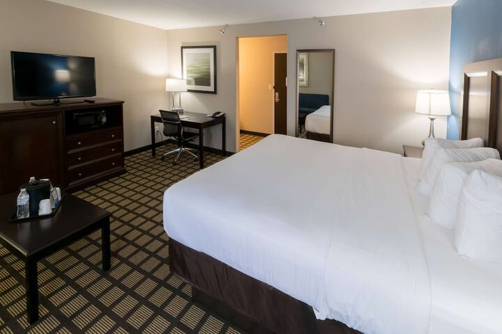 Room 18 of 25