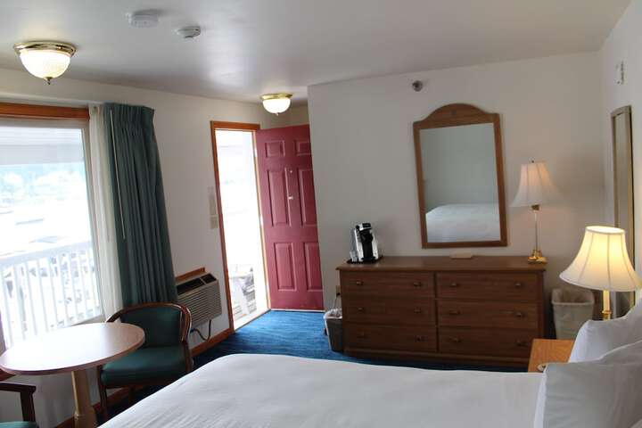 Room 110 of 142
