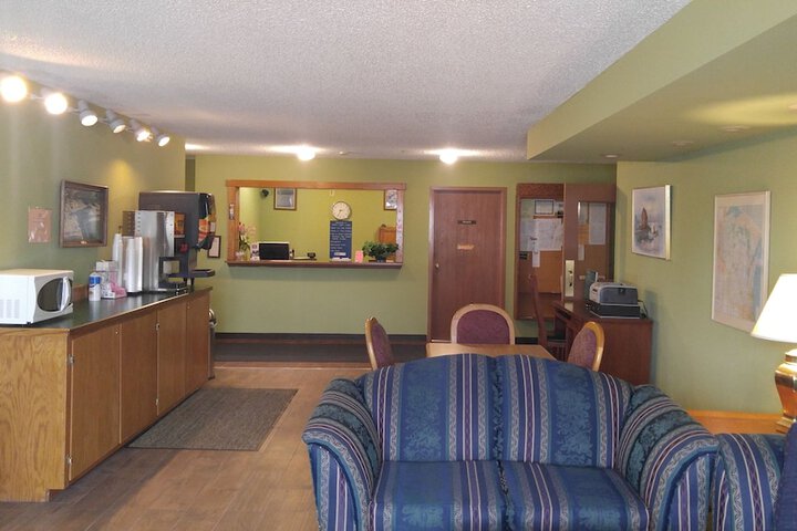 Harbor Lights Lodge