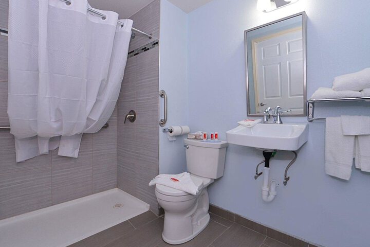 Room 10 of 26
