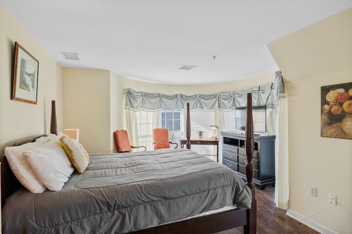 Room 10 of 46