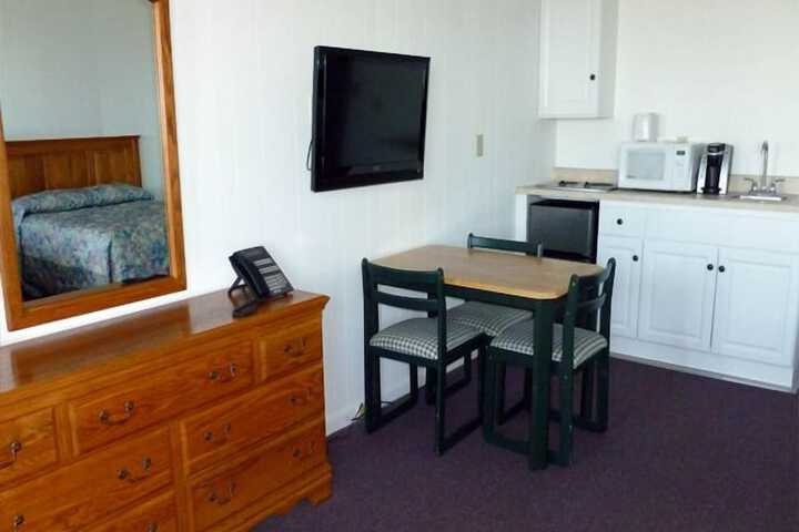 Room 10 of 48
