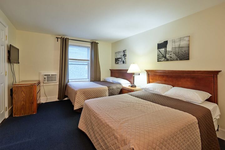 Room 9 of 34