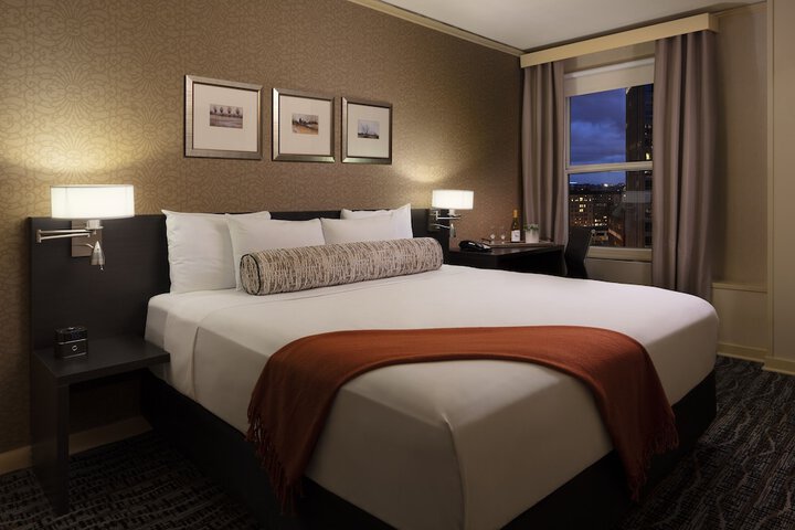 Room 27 of 34