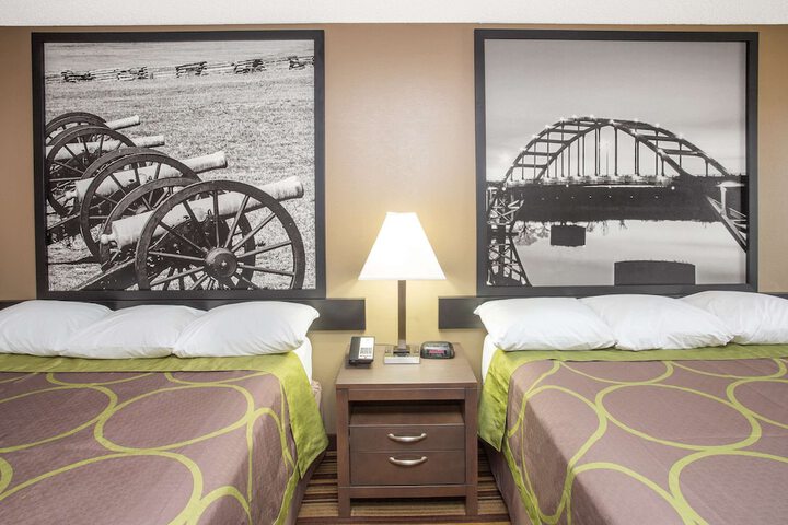 Room 8 of 17