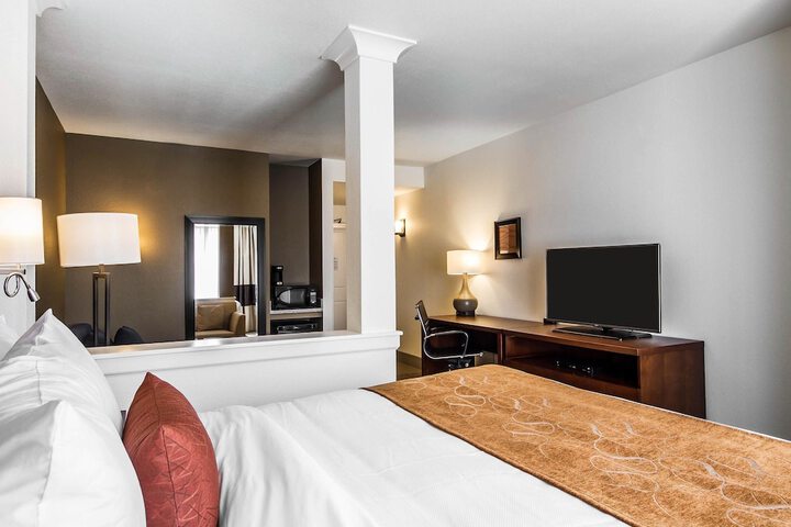 Room 10 of 27