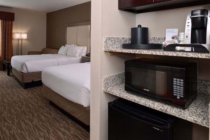 Holiday Inn Express & Suites Williams by IHG