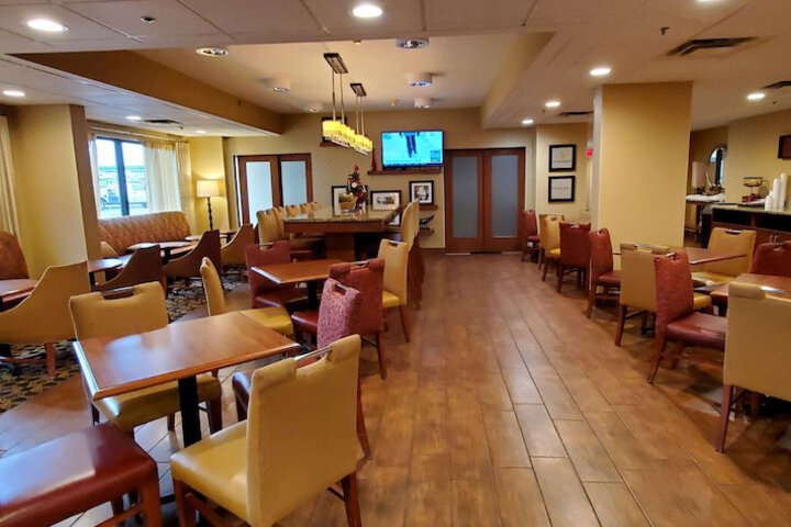 Hampton Inn Hillsville