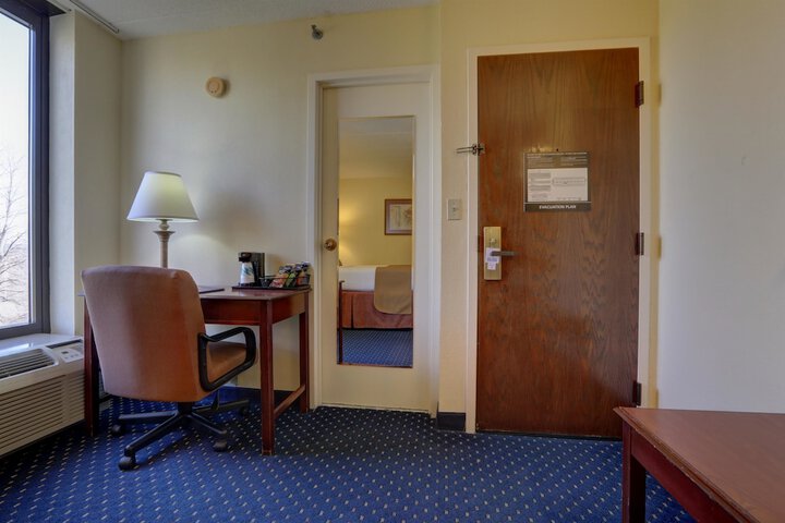 Room 21 of 37