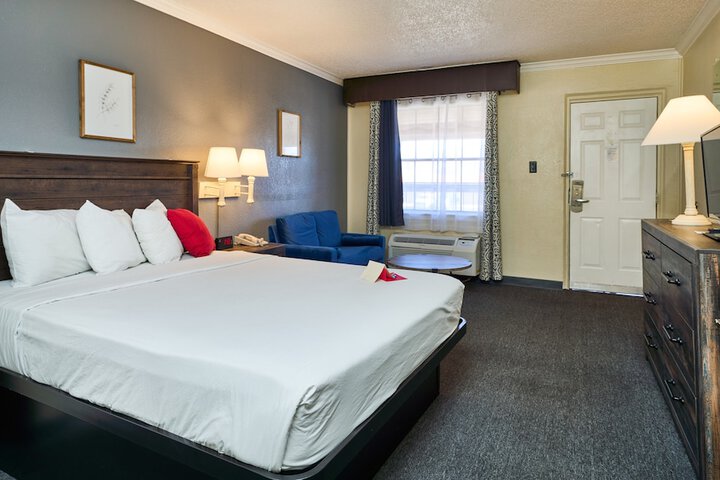 Room 28 of 36