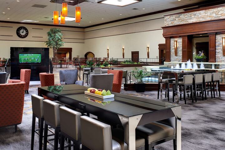 DoubleTree by Hilton Detroit - Dearborn