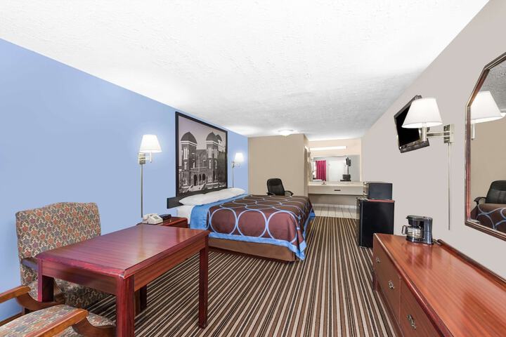 Room 13 of 24
