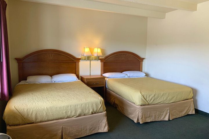 Room 11 of 25